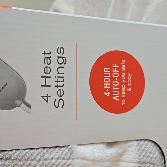 Brookstone Heated Throw Blanket 50"x60" NWT - Picture 5 of 7